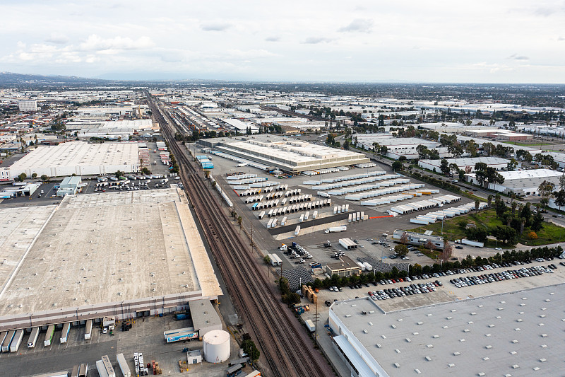 汽车防护用品（防撞条、防刮膜、车衣）使用中国南京FCL海运承运至丹皮尔 (Dampier)