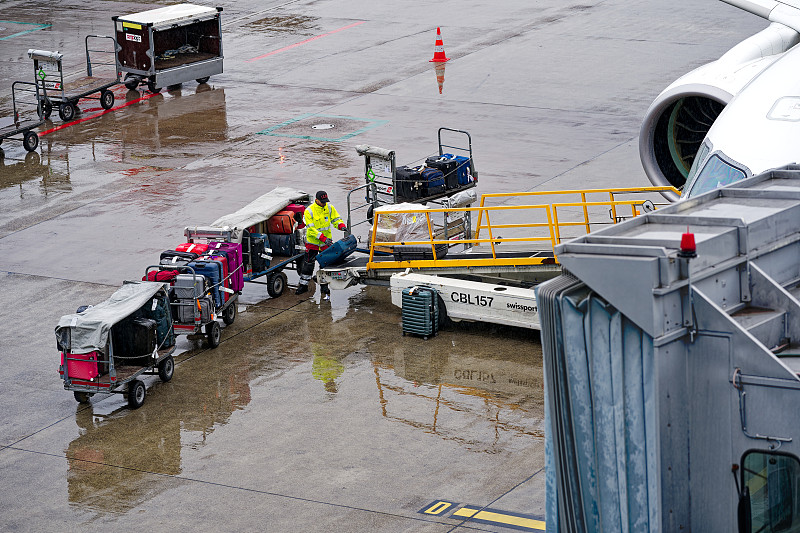 中国厦门到奥尔巴尼 (Albany)的聚乙烯/聚丙烯使用航空运输14天内配送到