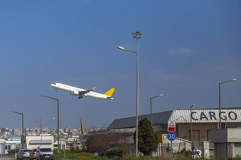 中国石河子车载逆变器(不同功率)采用空运专线8天内速递到弗里曼特尔 中国石河子车载逆变器(不同功率)采用空运专线8天内速递到弗里曼特尔