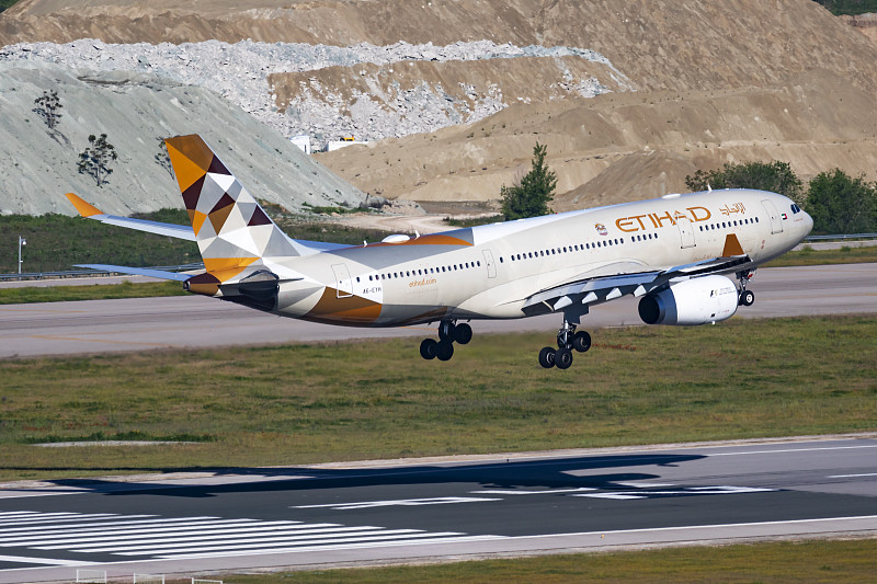 中国厦门至澳大利亚墨尔本(Melbourne)的智能手环表带采用空运快递15天送到