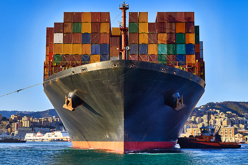 轻轨借助南京轮船运输发往澳洲黄金海岸