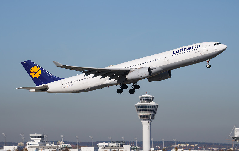 深圳到阿什伯顿的国风手机链采用国际快递11天送到