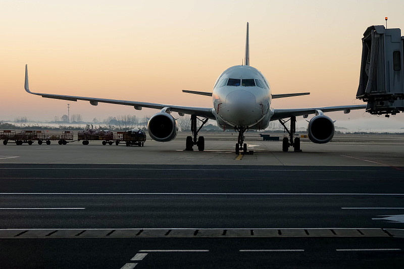 上海笔记本电脑采用加急空运11天送到德文波特 (Devonport)