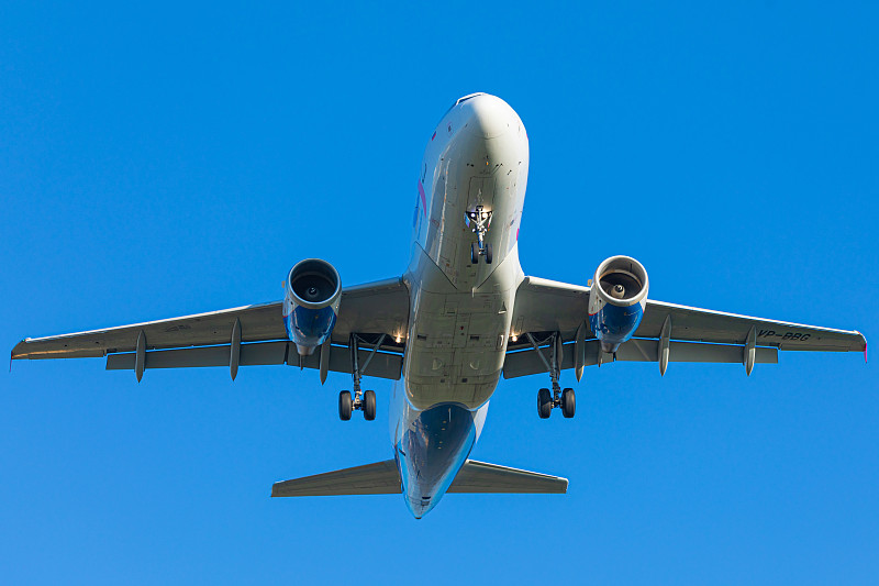 车载三脚架及警示牌中国义乌港到港海运发往澳大利亚阿德莱德