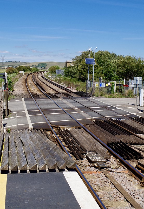 木制办公用品采纳南京LCL海运承运至澳大利亚阳光海岸(SunshineCoast)