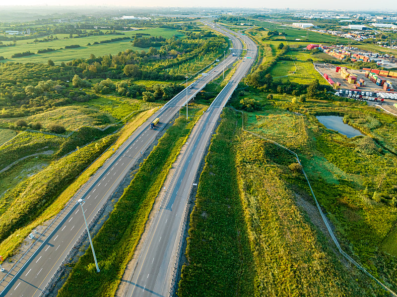 中国上海智能擦窗机器人使用加急空运7天内送到澳洲波特兰