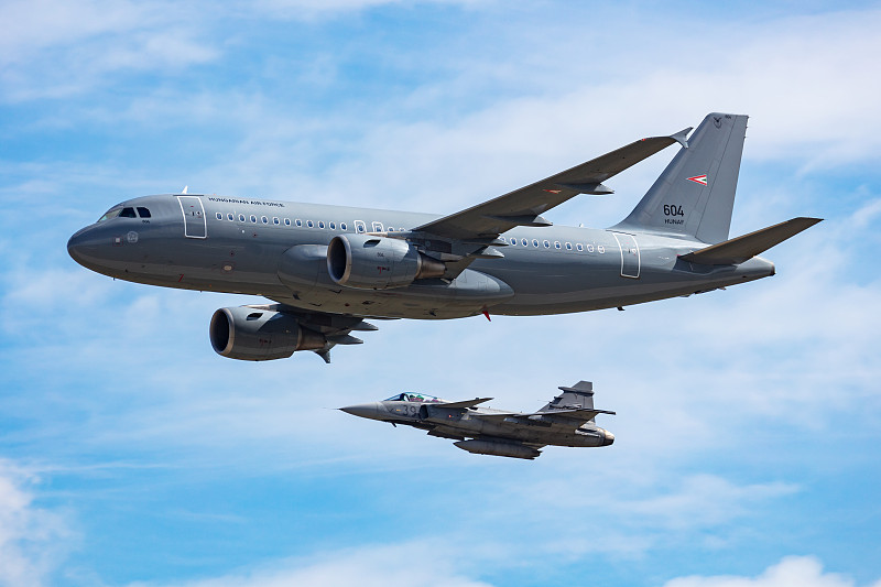 美赞臣奶粉经过哈尔滨空运送达澳洲堪培拉(Canberra)