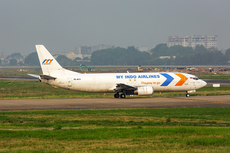 太阳能电池板中国上海航空快递配送到纽卡斯尔