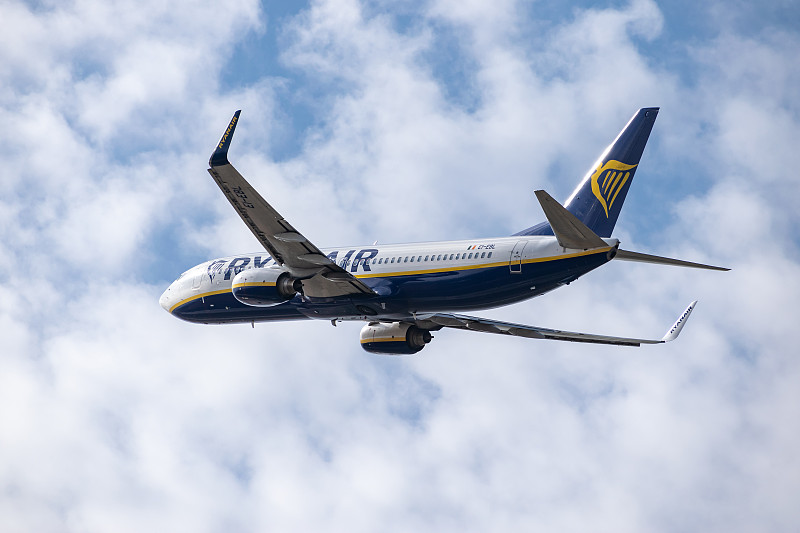 中国乌鲁木齐运动发带采用经济空运11天配送到澳洲吉朗(Geelong)