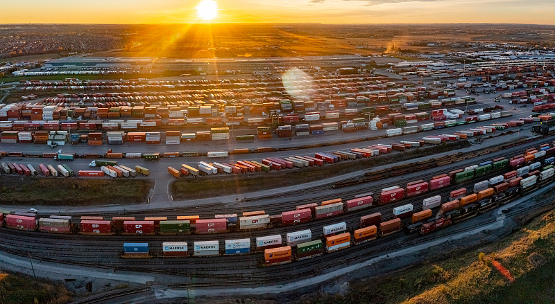 石油裂化钢管采纳中国中山海运送抵澳洲阿德莱德(Adelaide)