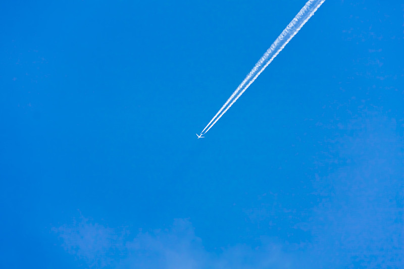 蓝牙耳机/蓝牙音箱/无线耳机借用中国杭州空运门到门专线送到澳洲吉朗