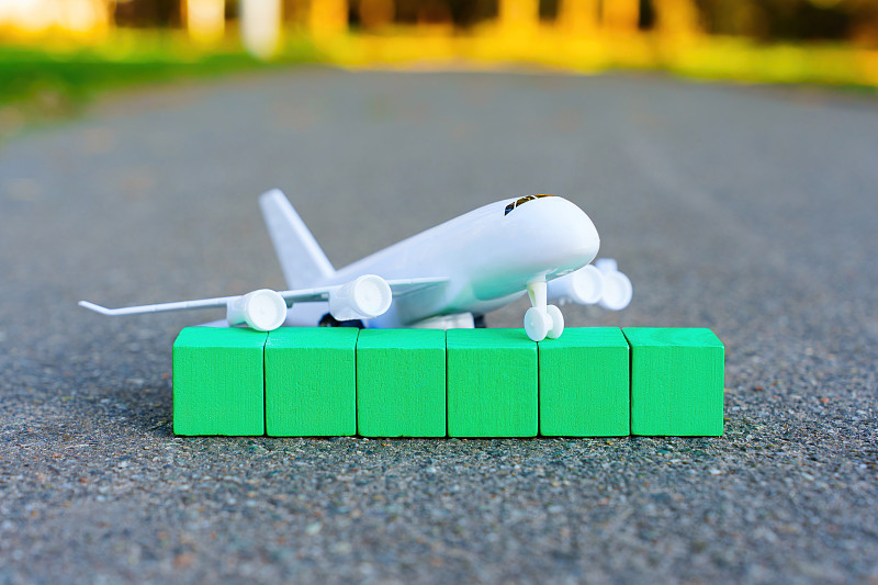 历史纪录片U盘经中山空运物流专线送到伯尼 (Burnie)