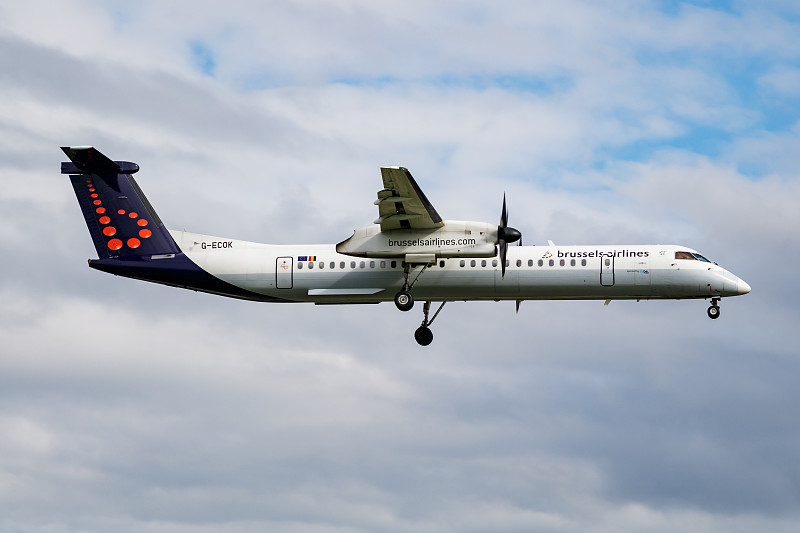 无线电发射设备使用中国重庆空海联运递送到埃斯佩兰斯 (Esperance)