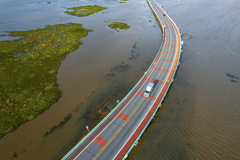 网线钳采取深圳跨境联运递送到澳洲凯恩斯(Cairns)