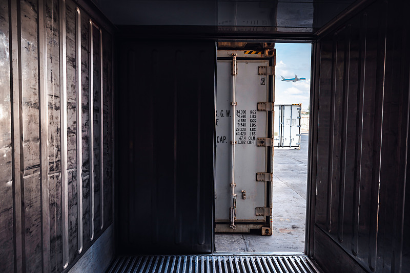 机电借助中国上海国际海空联运高效送达澳洲麦凯