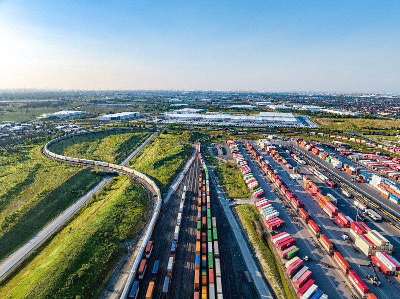 麻辣花生经郑州跨境联运速递到澳大利亚格拉德斯通