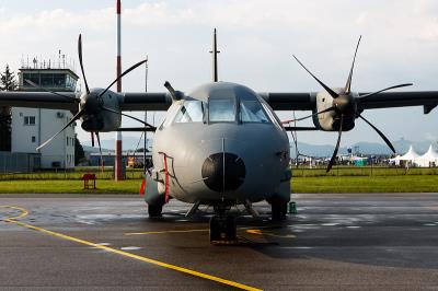 重庆船舶油漆与涂料使用航空货运6天内配送到澳洲怀阿拉