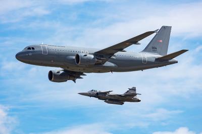 美赞臣奶粉经过哈尔滨空运送达澳洲堪培拉(Canberra)