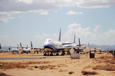 上海液晶显示器使用经济空运3天内速递到格拉德斯通
