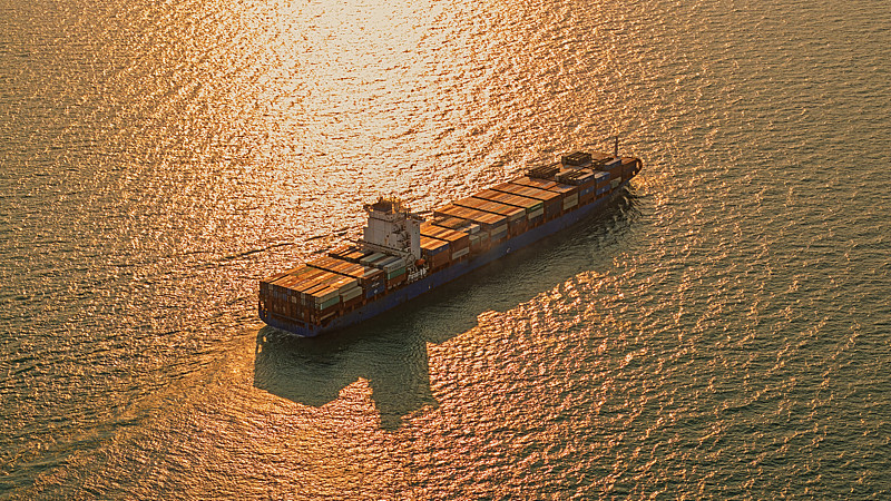 国际海运鹿特丹港2025上半年货运量同比降4.1%（折射欧洲贸易活力不足）