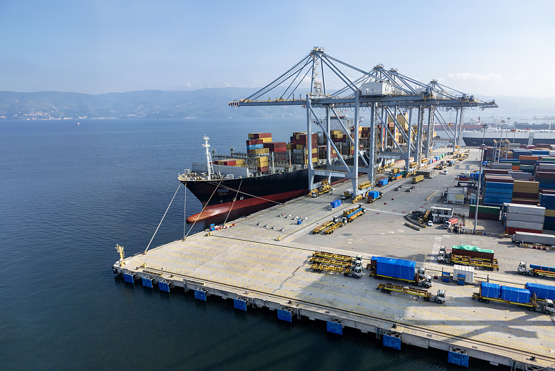 武汉至广州首次试点开行整列高铁运快递