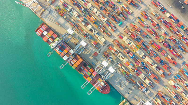 海南港码头汽车吞吐量首破百万大关