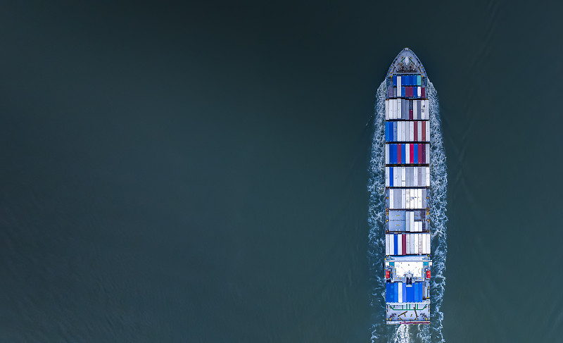 我国快递年业务量首次突破1800亿件