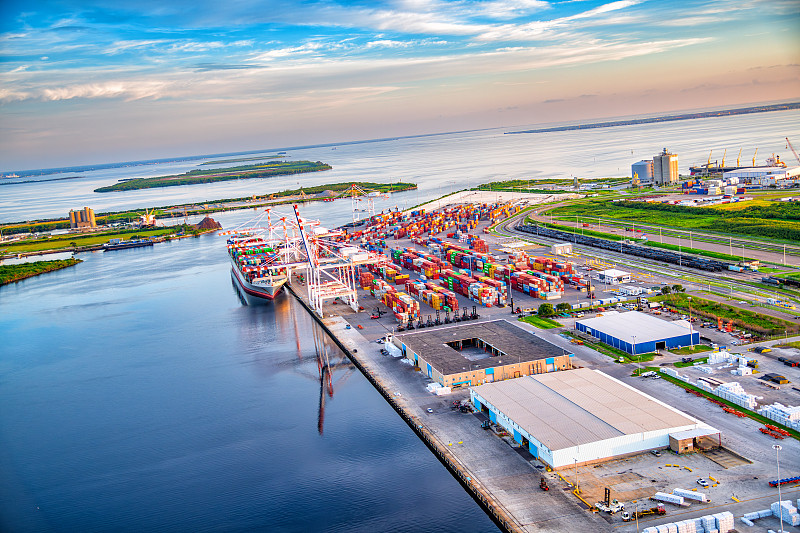 特朗普：以色列和伊朗已就“全面彻底停火”达成一致