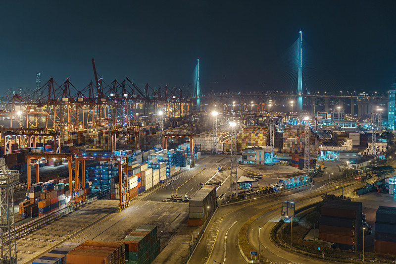 突发！俄罗斯轰炸乌克兰港口，3艘船舶着火