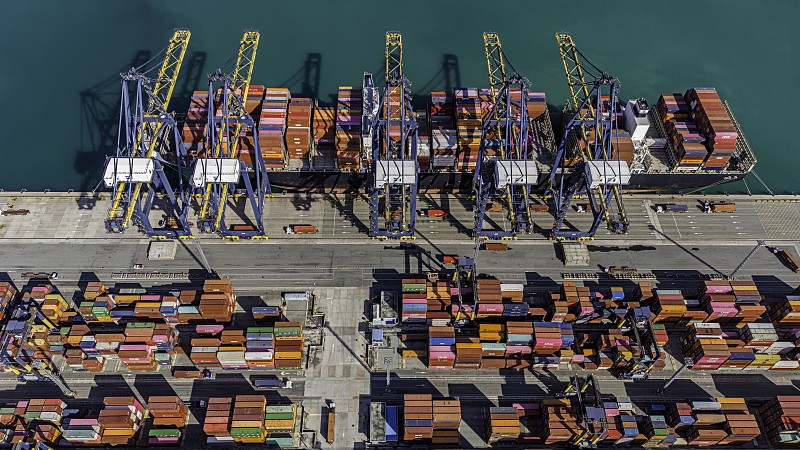 吉利等在大连成立远程醇氢汽车公司，注册资本5000万