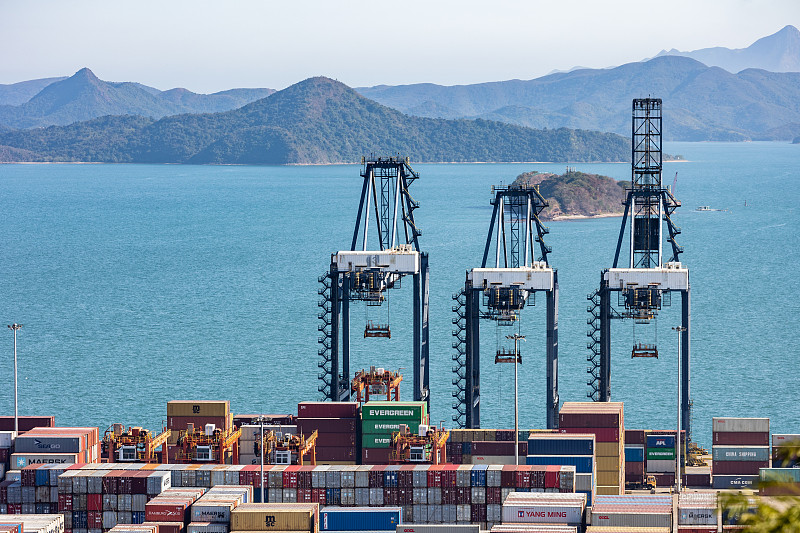 快递员见证西藏物流业“加速度”