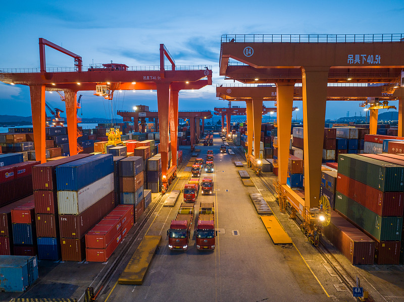 重庆“千里轻舟”货运班轮常态化运行 重庆“千里轻舟”货运班轮常态化运行