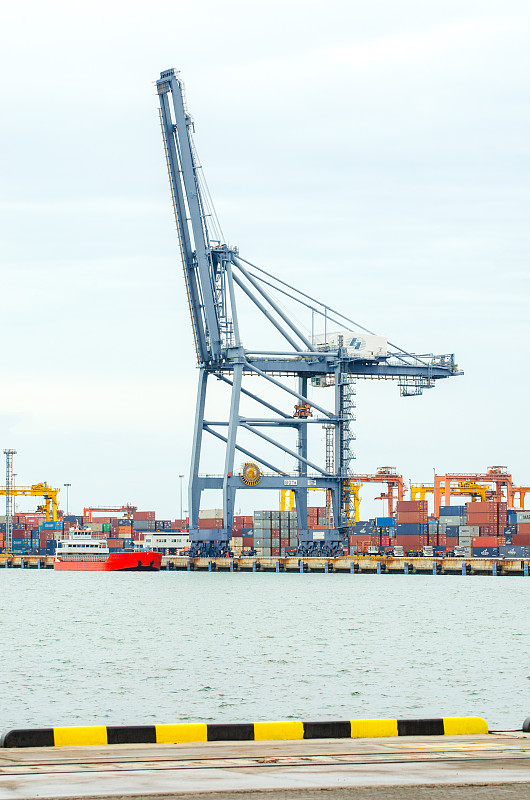 “豫鲁便捷出海新通道”豫北首趟集装箱货运专列正式开行