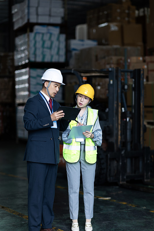 敦煌网集团联合香港大学经管学院发布《2023跨境出海社交电商白皮书》 敦煌网集团联合香港大学经管学院发布《2023跨境出海社交电商白皮书》