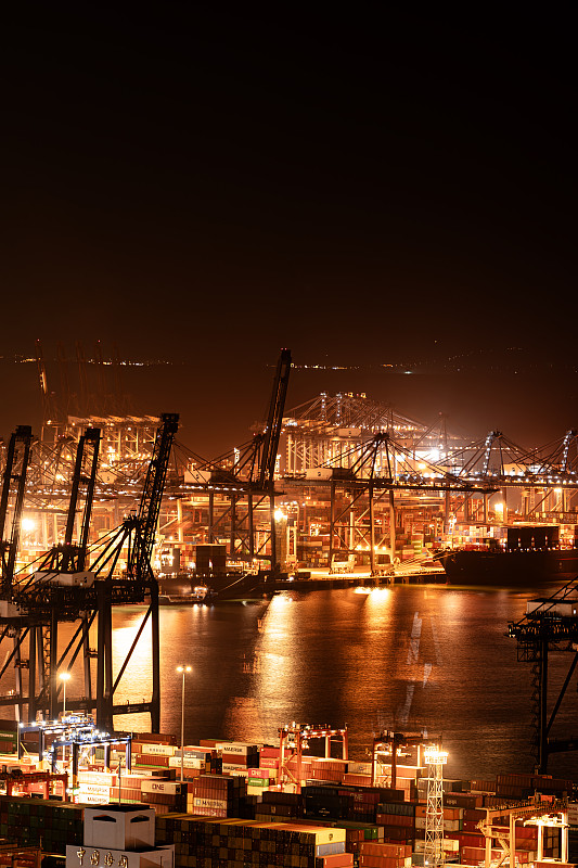 刷新单日发运纪录 中欧班列单日开行11列