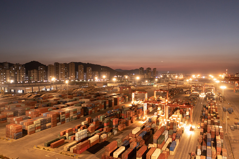 “水富港—宜昌”集装箱航线首航