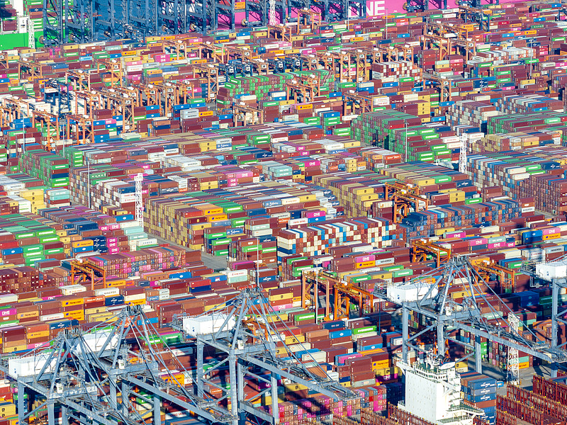 在持续的贸易不确定性中，美国10月份进口持平