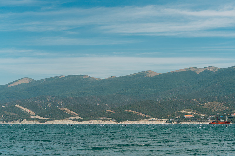 四川内江国际物流港铁路专用线开通运营