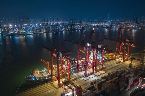 山东港口2025年货物吞吐量突破19亿吨 连续6年实现亿吨级增长