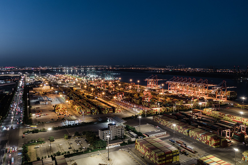 武汉多式联运服务中心启动运营