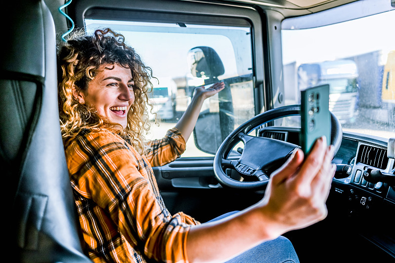 深圳到欧洲一个集装箱运费是多少钱?