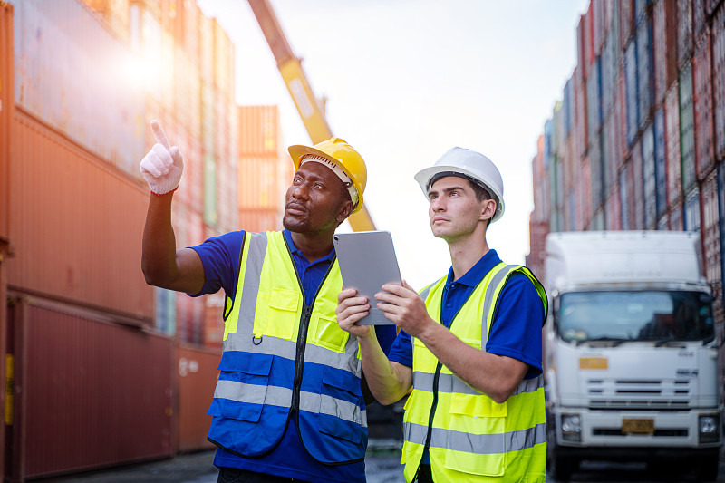 国际快递运费如何计算由那些费用组成