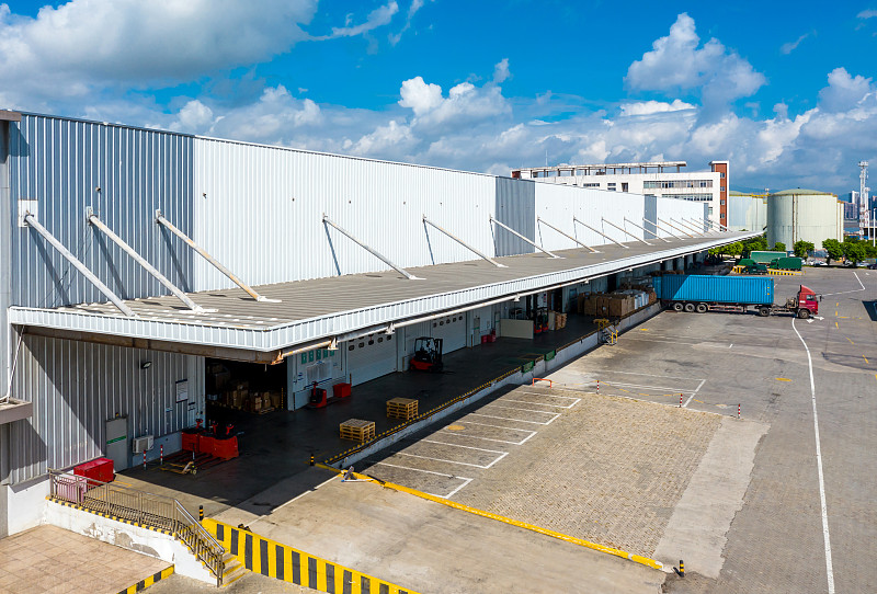 CIF 条件下，卖方需要承担哪些费用？