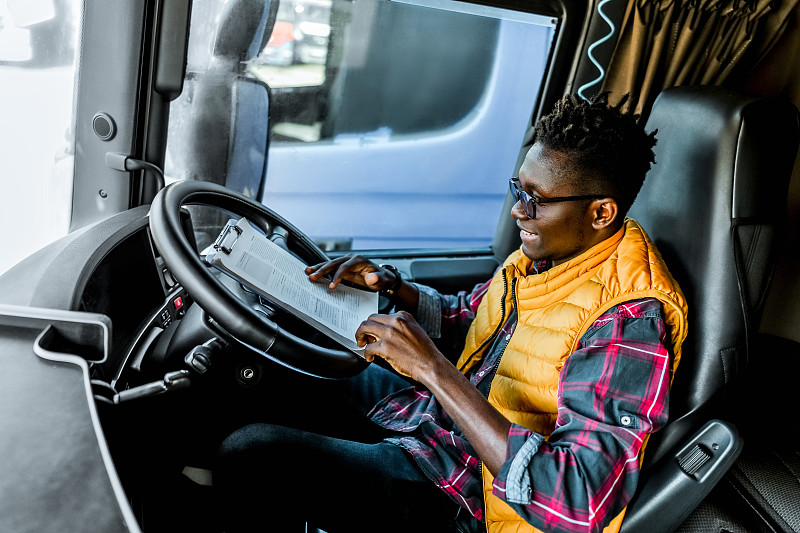 班轮运输的特点是什么，班轮运输费用包括哪些