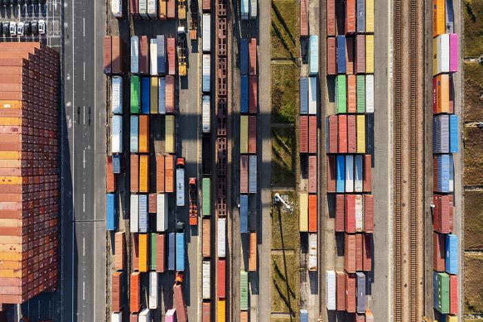 青岛盛世通达通物流有限公司有关档案