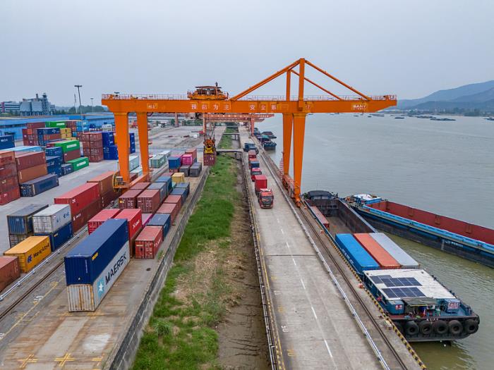 佛山市炫龙物流有限公司简单材料