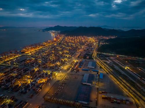 广东深圳到英国桑德兰海铁联运绿色海运走廊