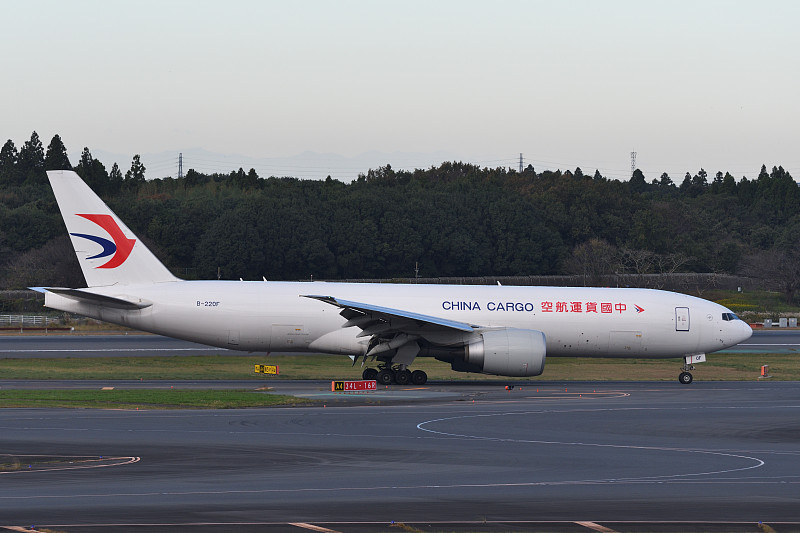 中国上海到普利茅斯跨境拼箱空运