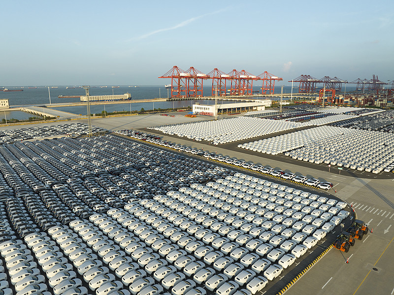 经过中国深圳将移动电源邮寄到英国曼彻斯特