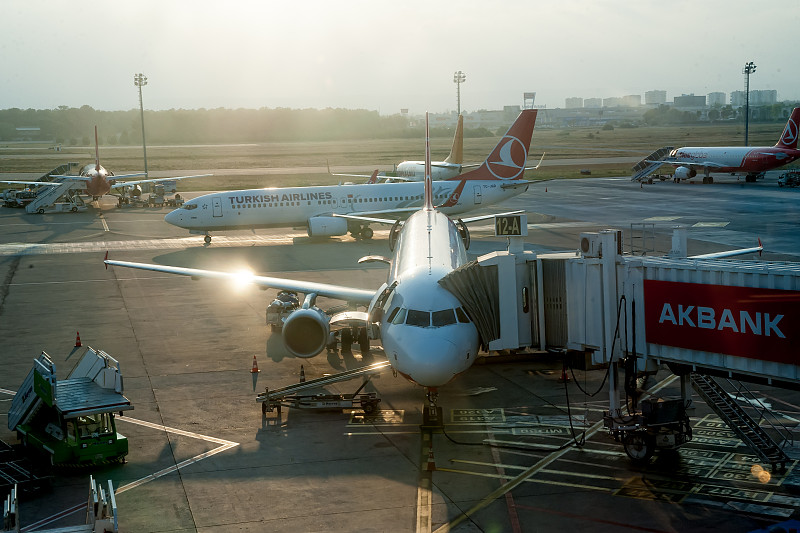 中国广东东莞到美国服装快反空运